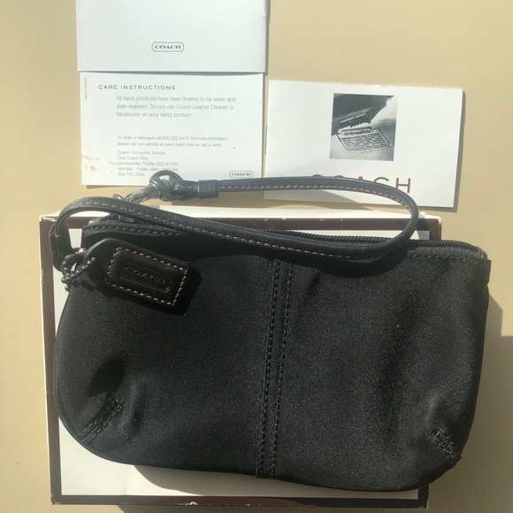 NWOT COACH fabric wristlet. Black. Zipper strap purse cell phone holder - Picture 3 of 11